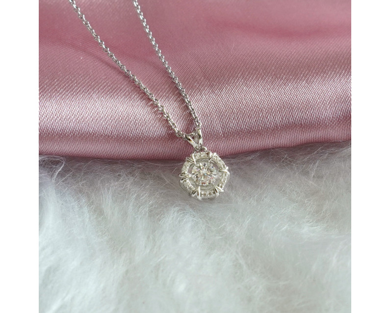Auroses Harmony Halo Necklace (Dancing Diamond)