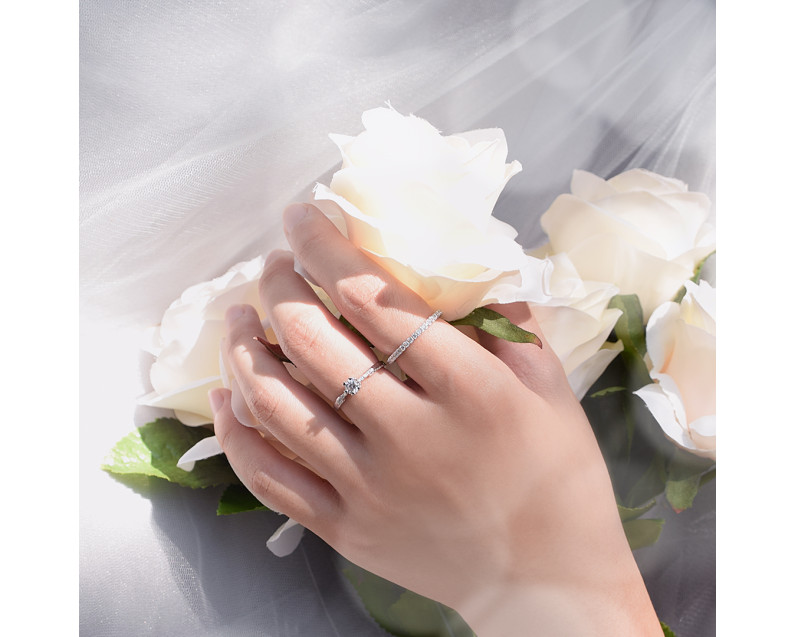 Auroses Scallop Solitaire Ring